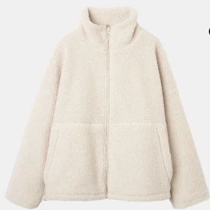 Teddyjacka från Carin Wester - Populär teddyjacka från Carin Wester❣️nypris på 799 kr