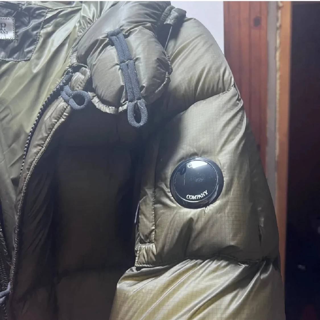 Olivgrön dunjacka från C.P. Company - 2
