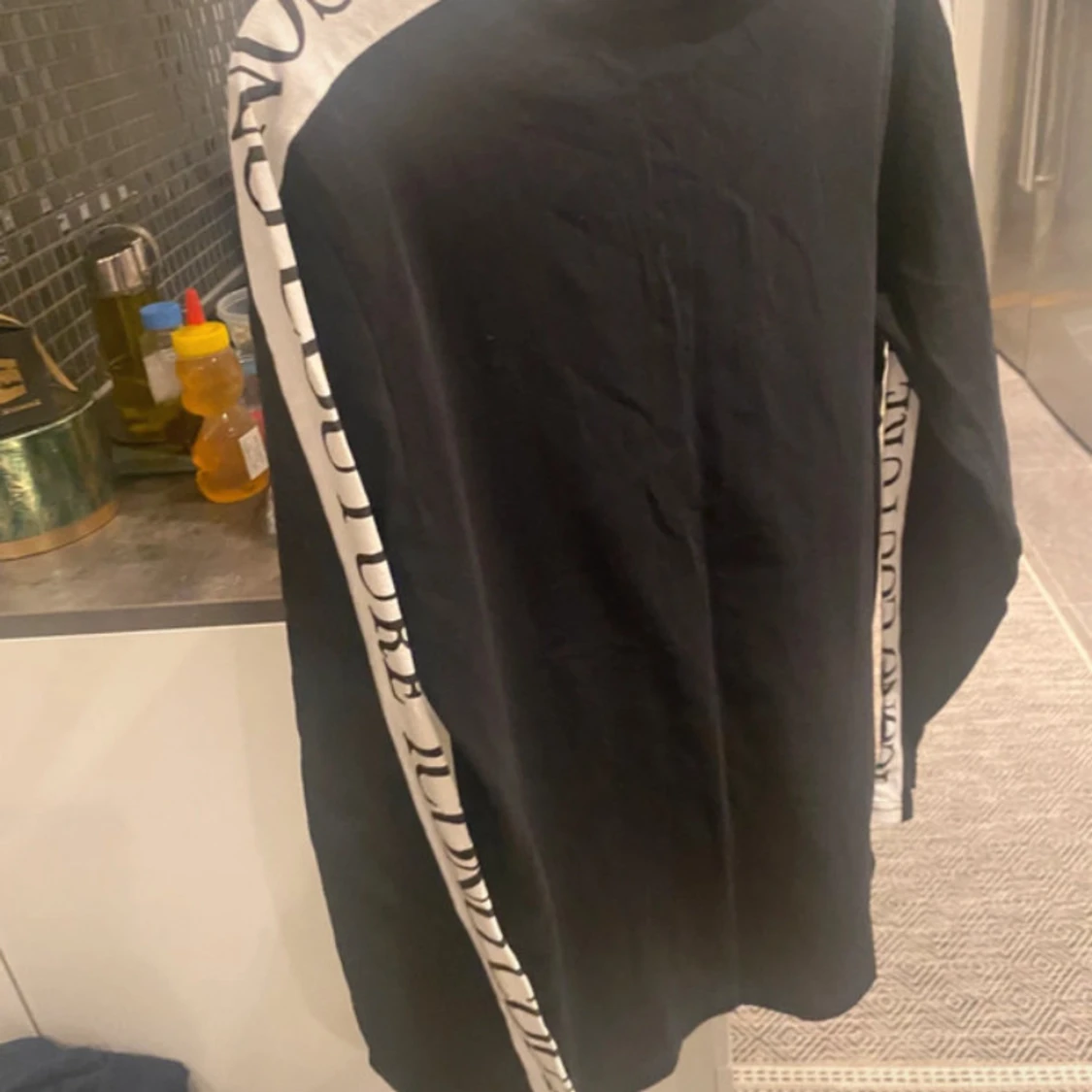 Svart långärmad tröja från Iconic Couture - 2