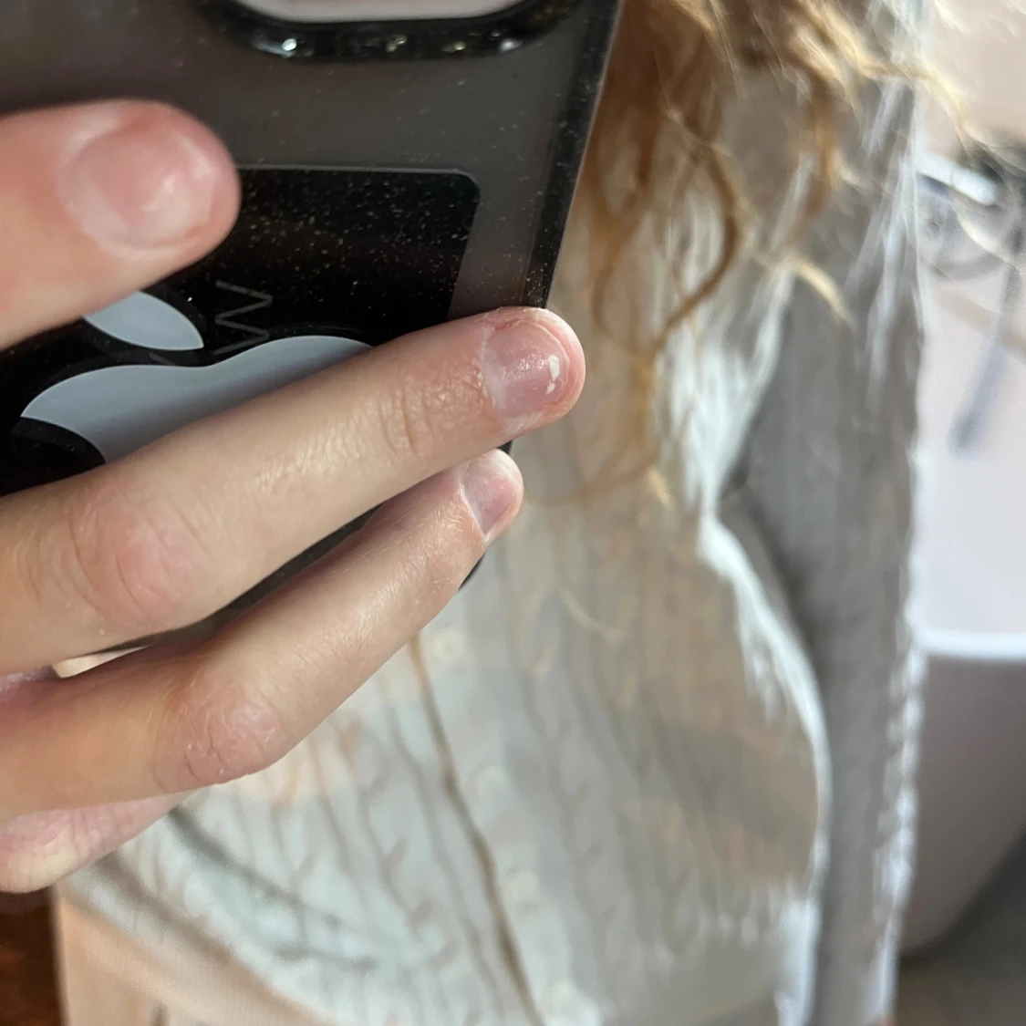 Vit kabelstickad kofta med knappar