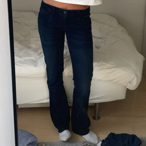 LTB Jeans  - Mörkblå jeans, bara använt några gånger. Passar mig som brukar ha S-M ⭐️