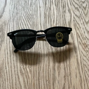 Rayban Solglasögon - Helt nya utan några skador. 