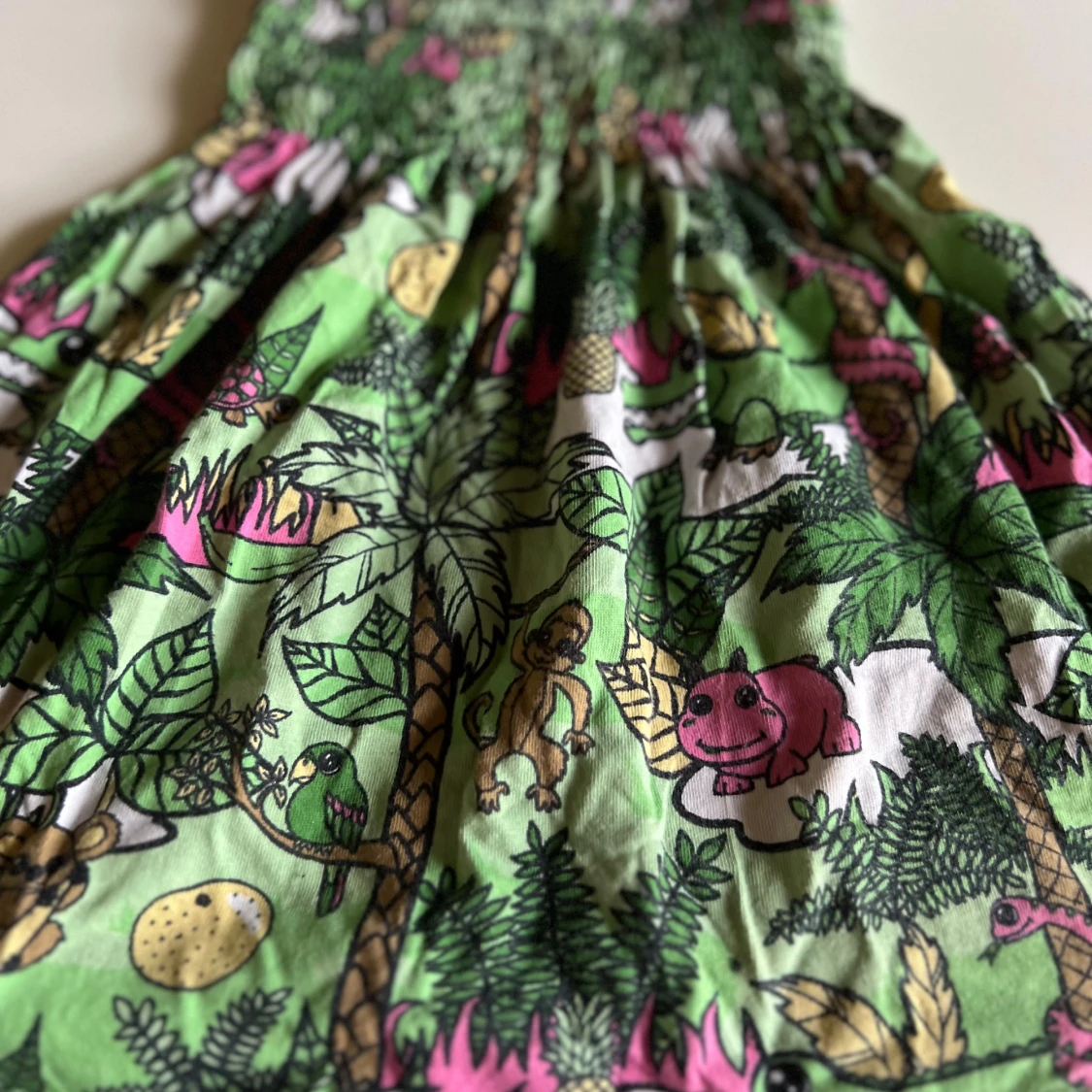 Grön djungelklänning från Kappahl Kids - 3