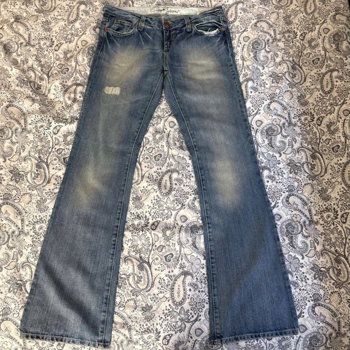 Lågmidjade utsvängda jeans