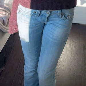 True Religion jeans  - Intressekoll på mina ljusa true religion jeans💕