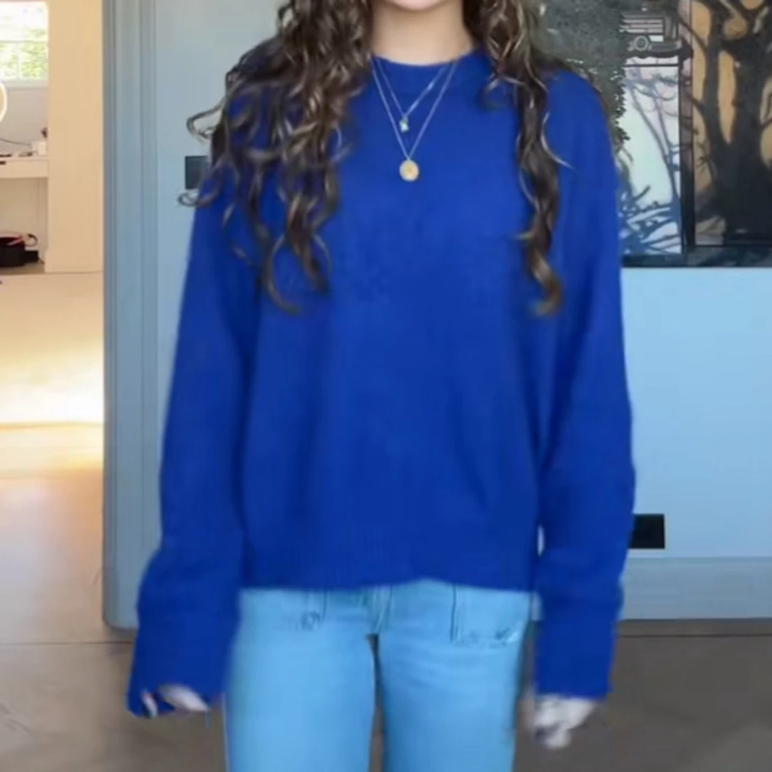 Kornblå stickad tröja  - 1