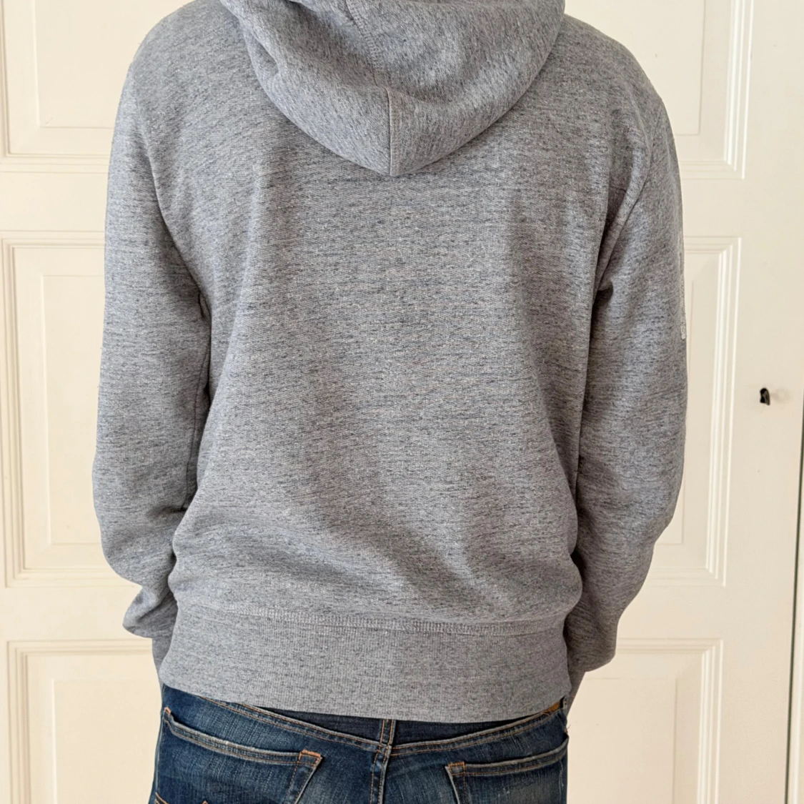 Grå hoodie från Superdry - 1