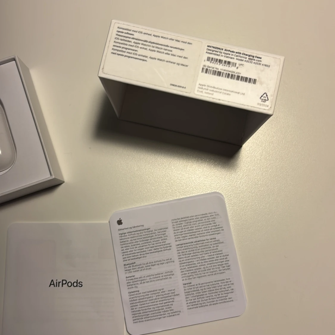 Apple AirPods med original lådan - 2