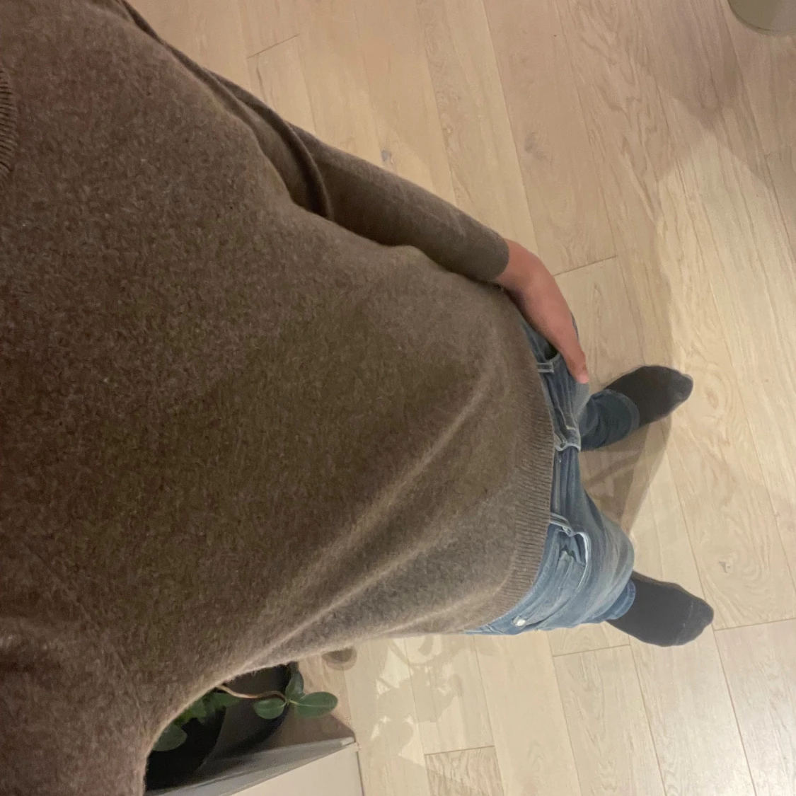 Brun stickad tröja i kashmir