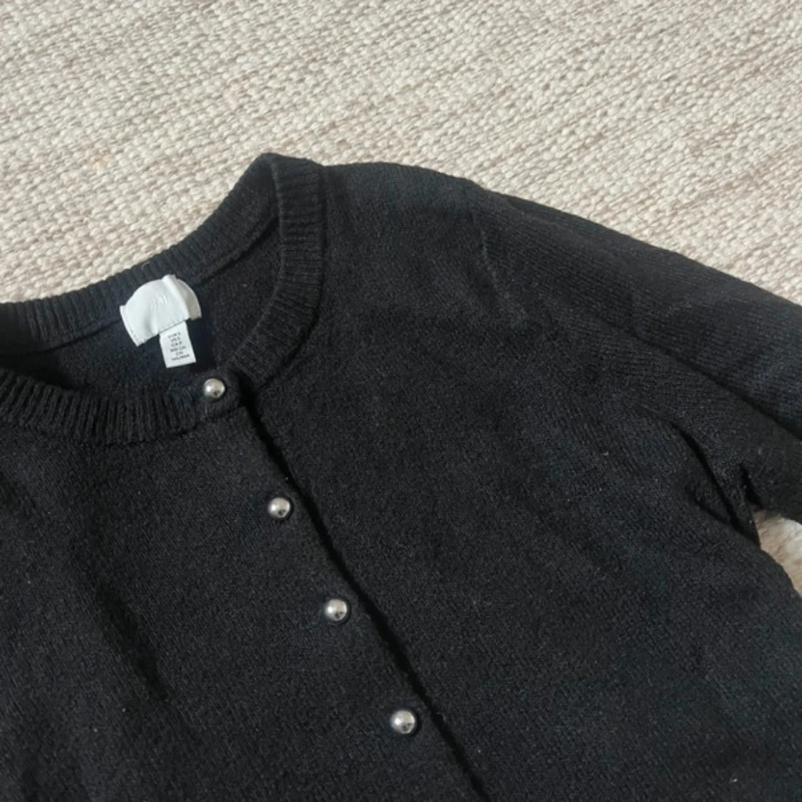 Svart kofta med pärlknappar H&M - 1