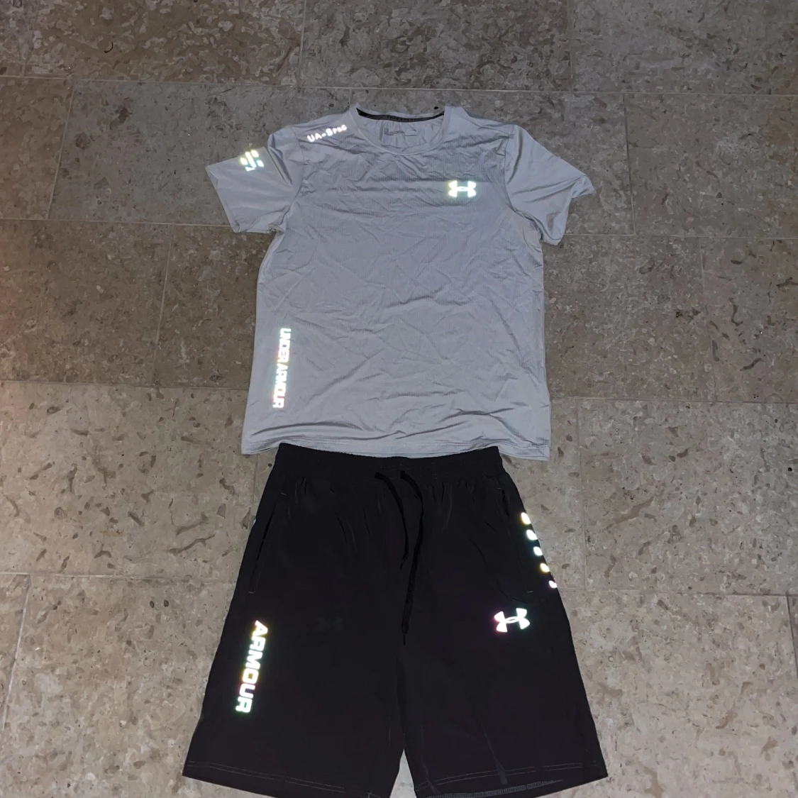 Grå Under Armour träningsset