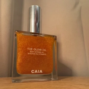 Caia body glow - Säljer denna Caia body glow då jag har andra, endast testad en gång på handen🩷