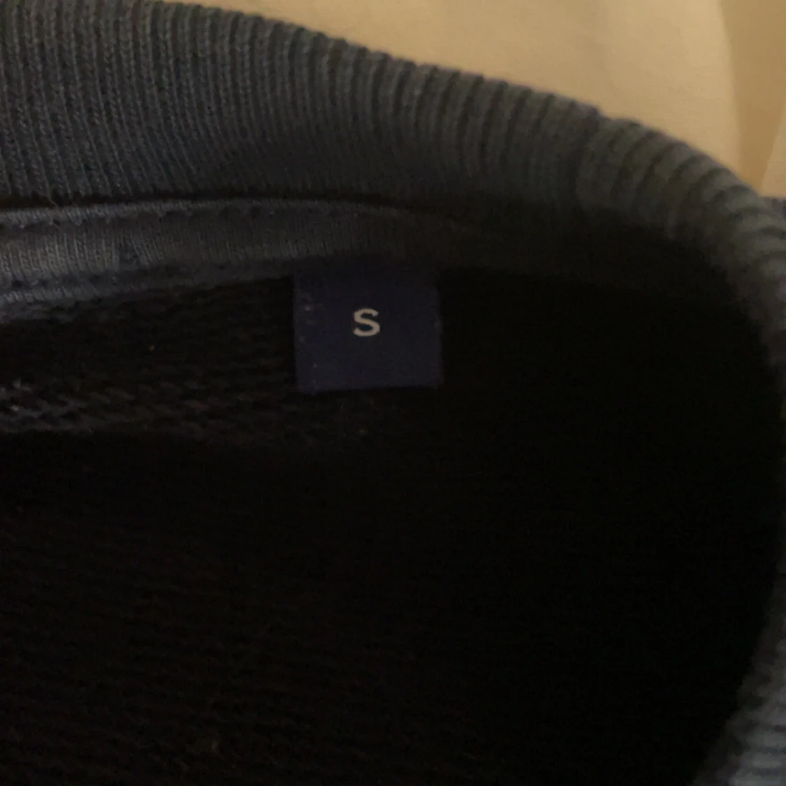 Svart långärmad tröja från GANT - 4