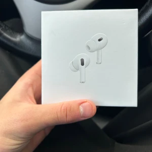 Airpod pro 2 - Säljer dessa helt oanvända endast testade! Allt på bilden tillkommer. Har du några frågor är de endast att skriva🙌Bvsa!!