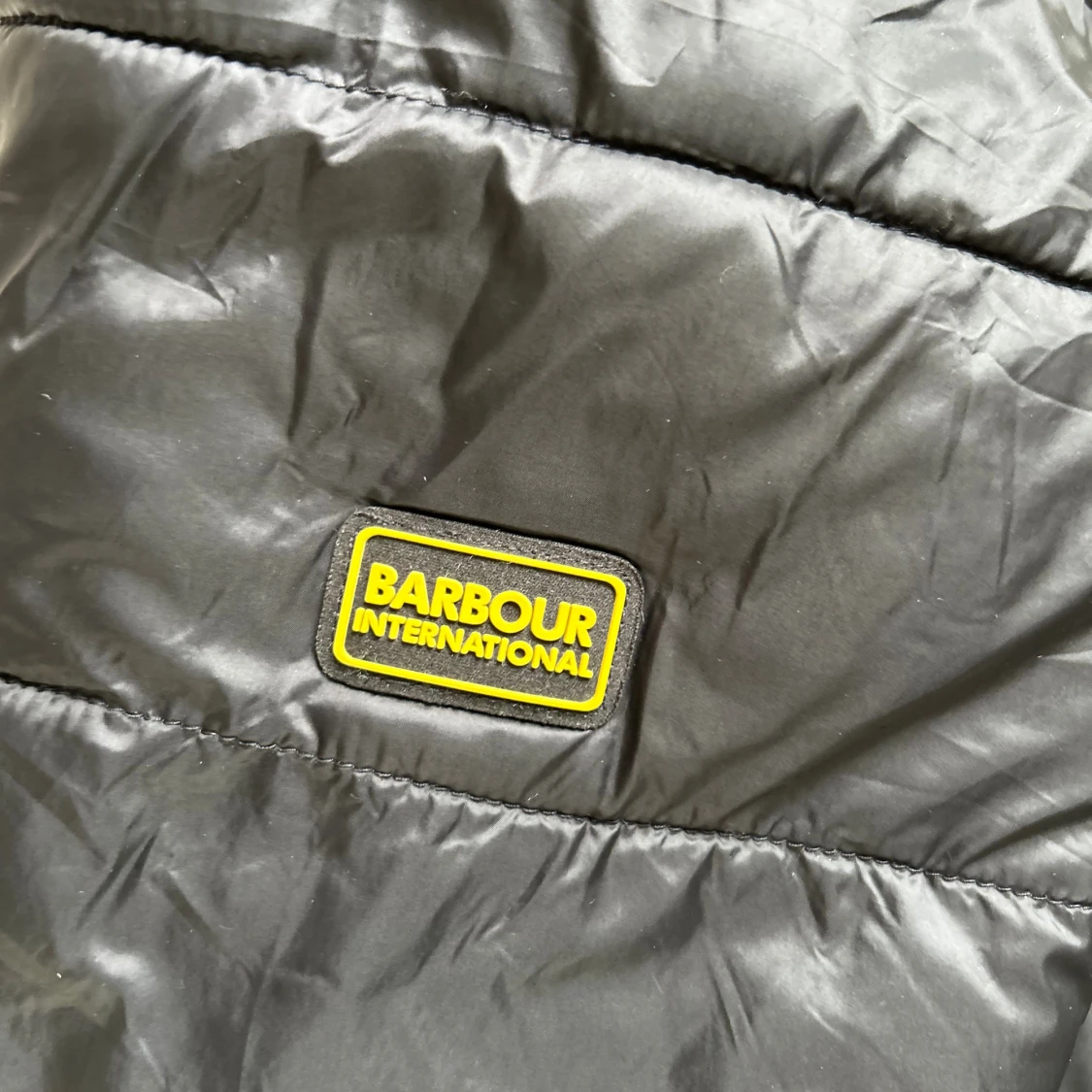 Svart pufferjacka från Barbour - 4