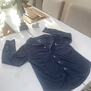Ralph Lauren  - En fräsch RL skorta med storlek M. Inget fel på den sålde för den inte passar längre passa bra till 155-172