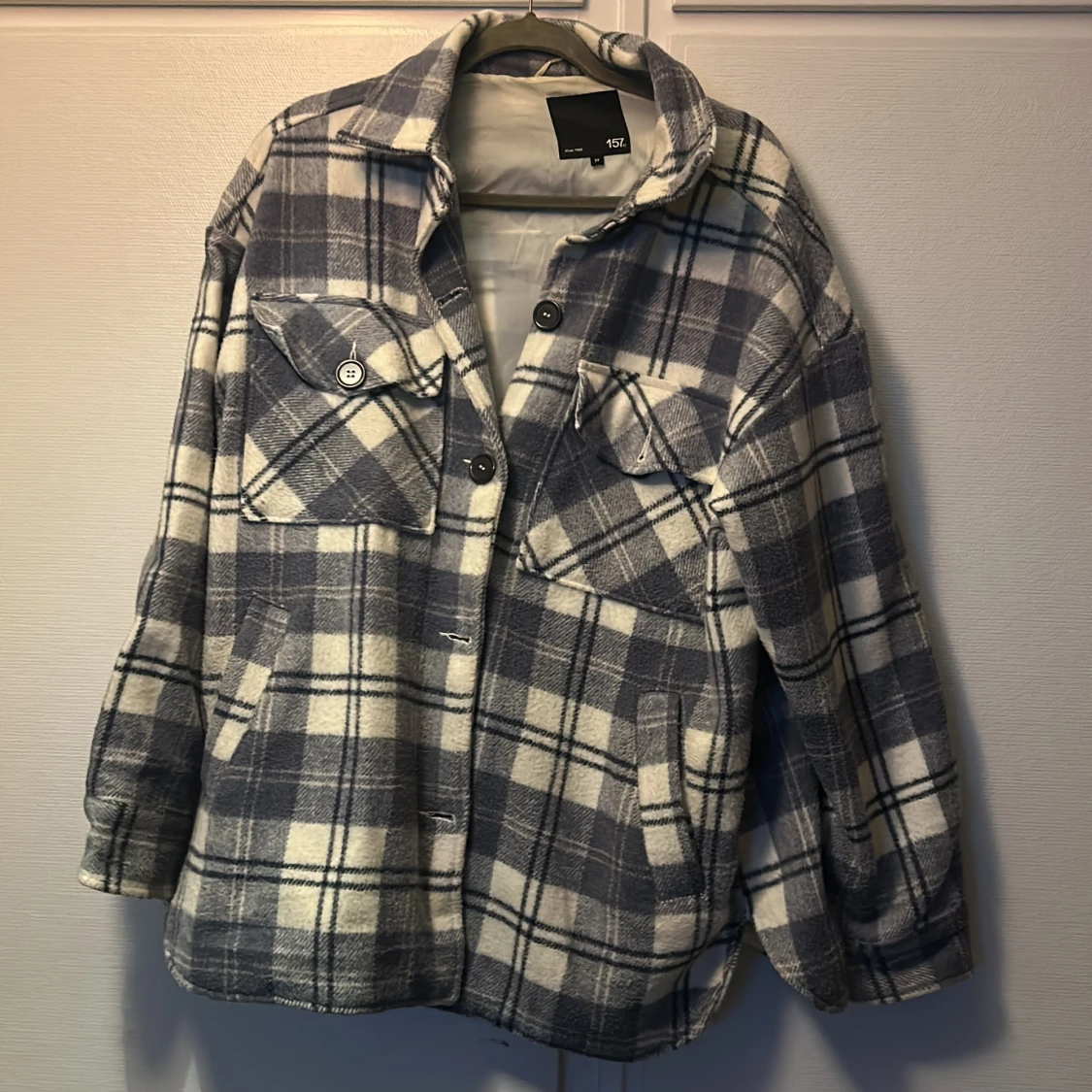 Rutig overshirt från 157 i grått och vitt