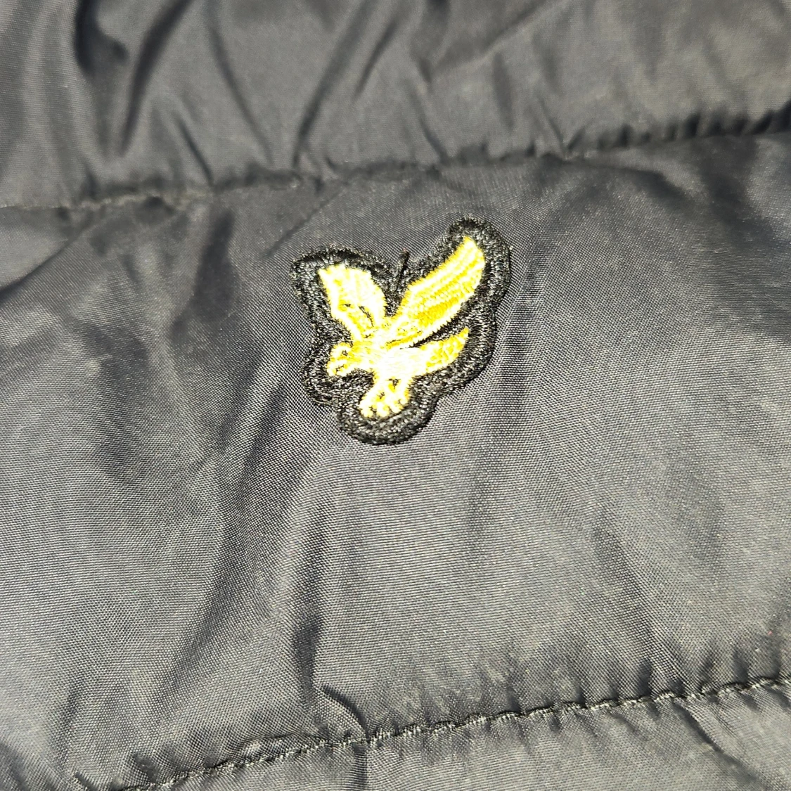 Svart pufferjacka från Lyle & Scott - 3