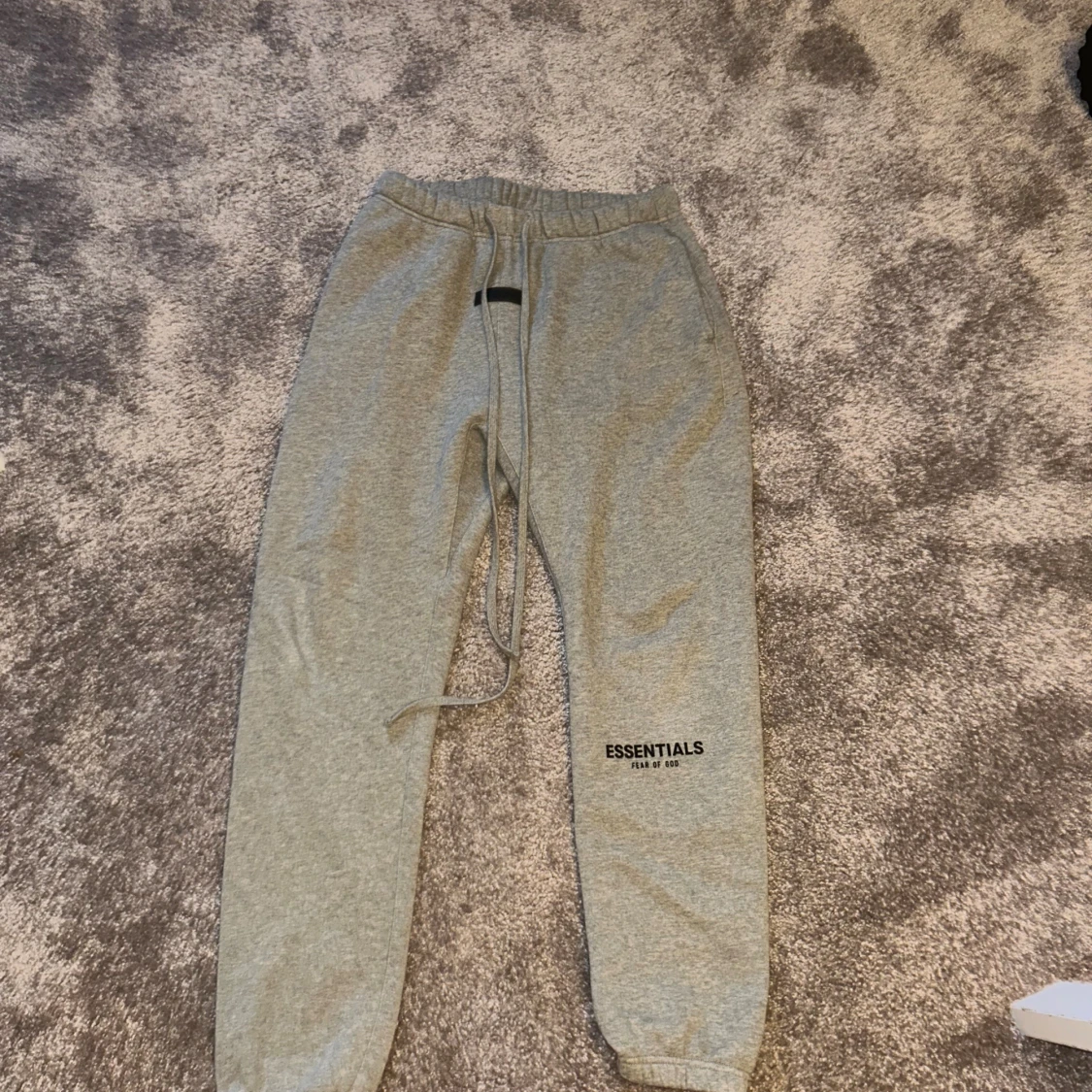 Essentials byxor cuffed