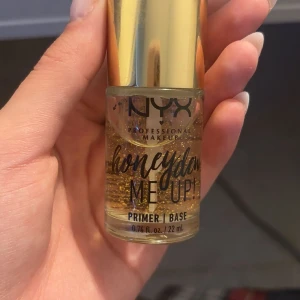 NYX Honey Dew Me Up Primer 22ml - Säljer min NYX Honey Dew Me Up Primer! Använd Max 3 gånger! 