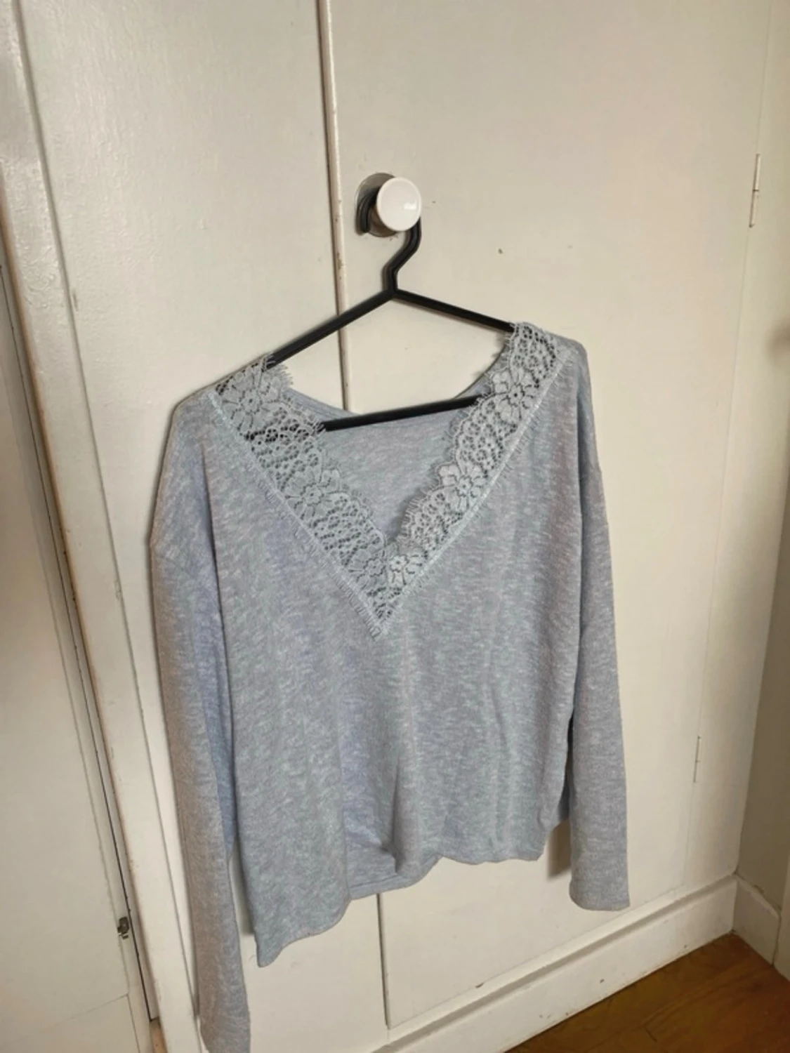 Ljusblå spetsdetaljerad tröja H&M Divided - 1