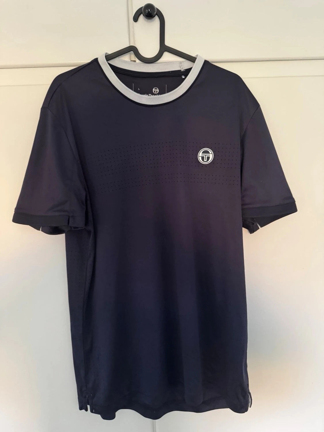 Mörkblå t-shirt från Sergio Tacchini