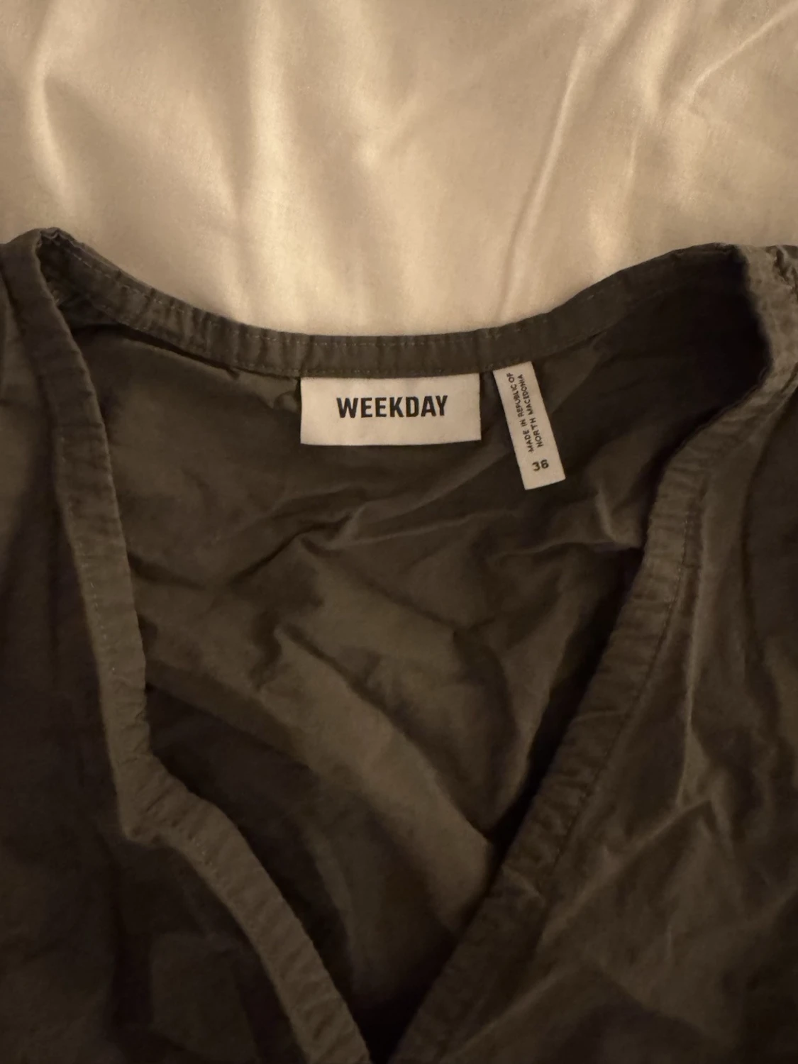 Olivgrön blus från Weekday - 1