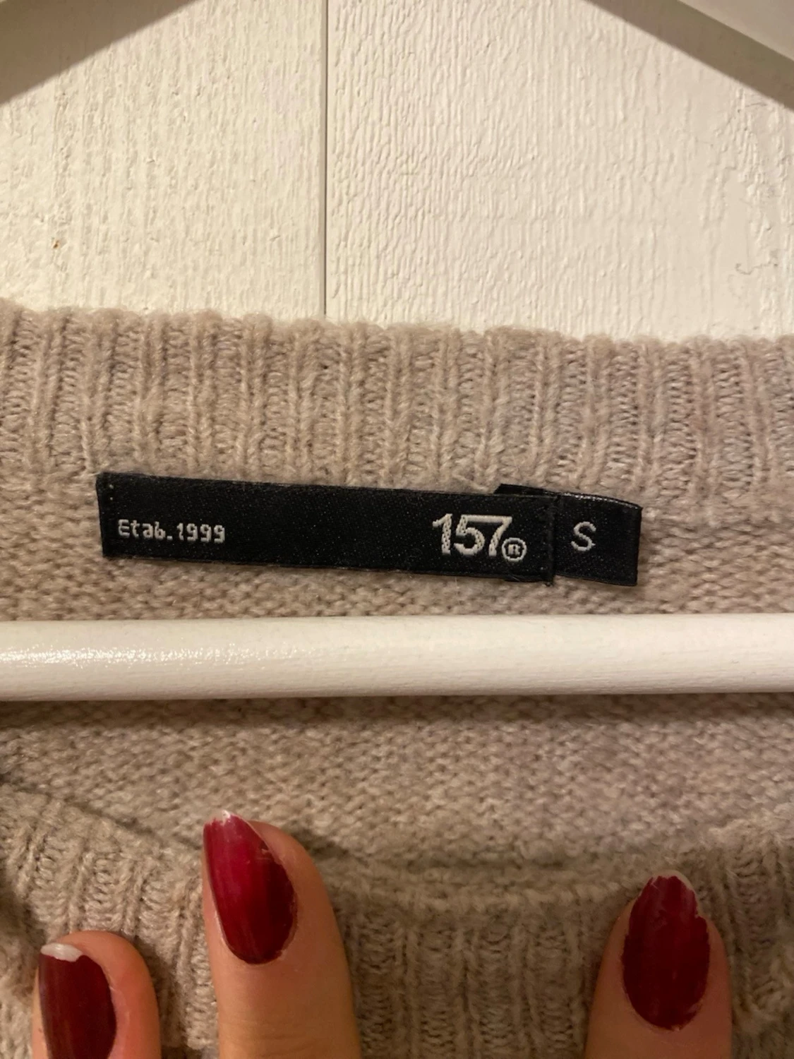 Beige stickad tröja från 157 - 1