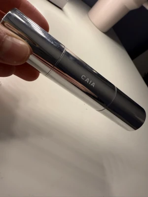 CAIA Sunkissed Dew Stick duo - Säljer en CAIA Sunkissed Dew Stick. På bilden ser man hur mycket det finns kvar i produkten! Pris kan diskuteras!🥰