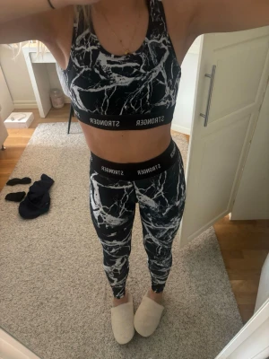 Träningssett från stronger  - Ser ej storlek men passar xs/s