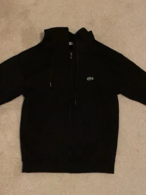 Lacoste set - Helt ny, oanvänd med tagg, storlek M