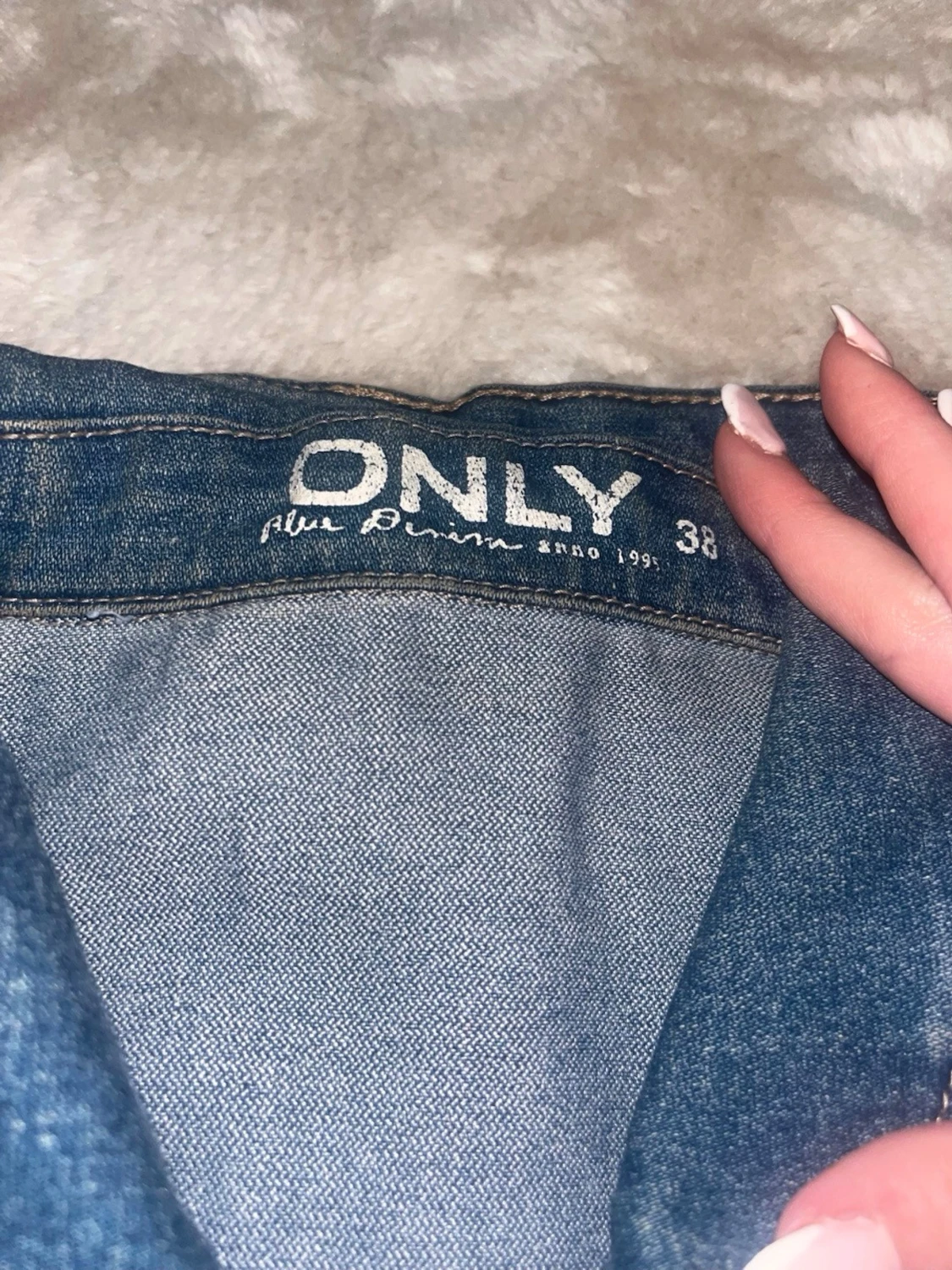 Blå jeansjacka från ONLY, storlek 38 - 2