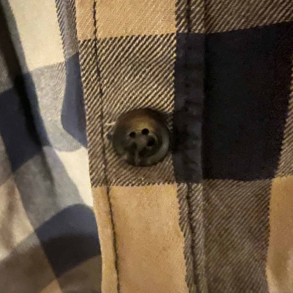 Rutig beige och svart skjorta - 3