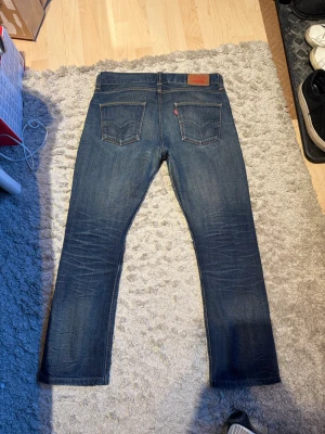 Levis 506 w33/32 - Tja säljer mina fina levis 506 då dem inte används w33/32, bara höra av sig. Straightfit