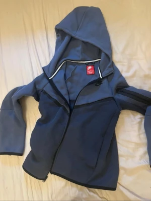 Nike tech - Fin Nike tech som jag då säljer priset är inte hugget