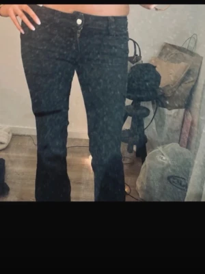 Svarta bootcut jeans från Ltb - passar xs/s är 163cm  köp genast 