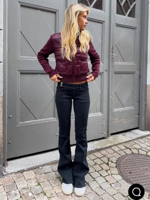 Pleated flare jeans 14+ Gina Tricot  - Slutsåld i alla storlekar! Kommer inte till någon användning längre. Storlek XS💕Priset kan diskuteras 
