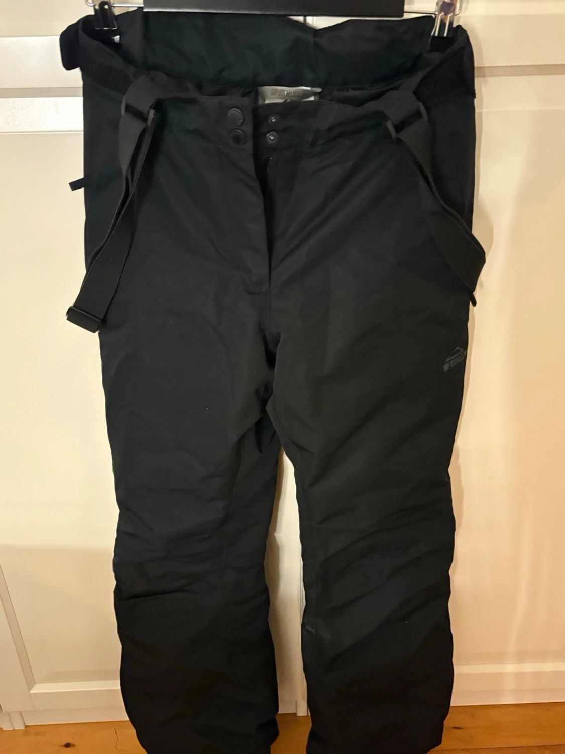 Svarta överdragsbyxor från McKinley