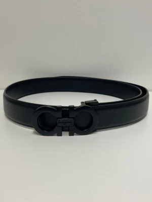 Ferregamo Bälte  - Helt ny aldrig använd. Storlek 110cm, snabb frakt. Skriv gärna vid fler frågor.