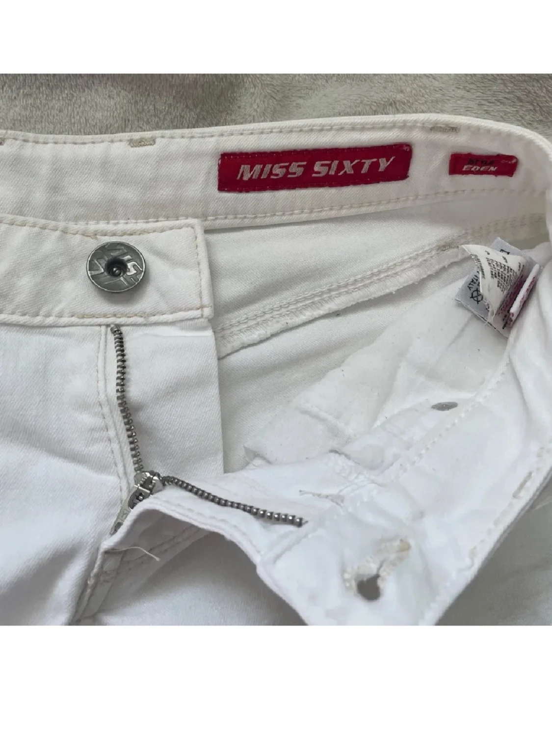 Vita jeansshorts från Miss Sixty - 3