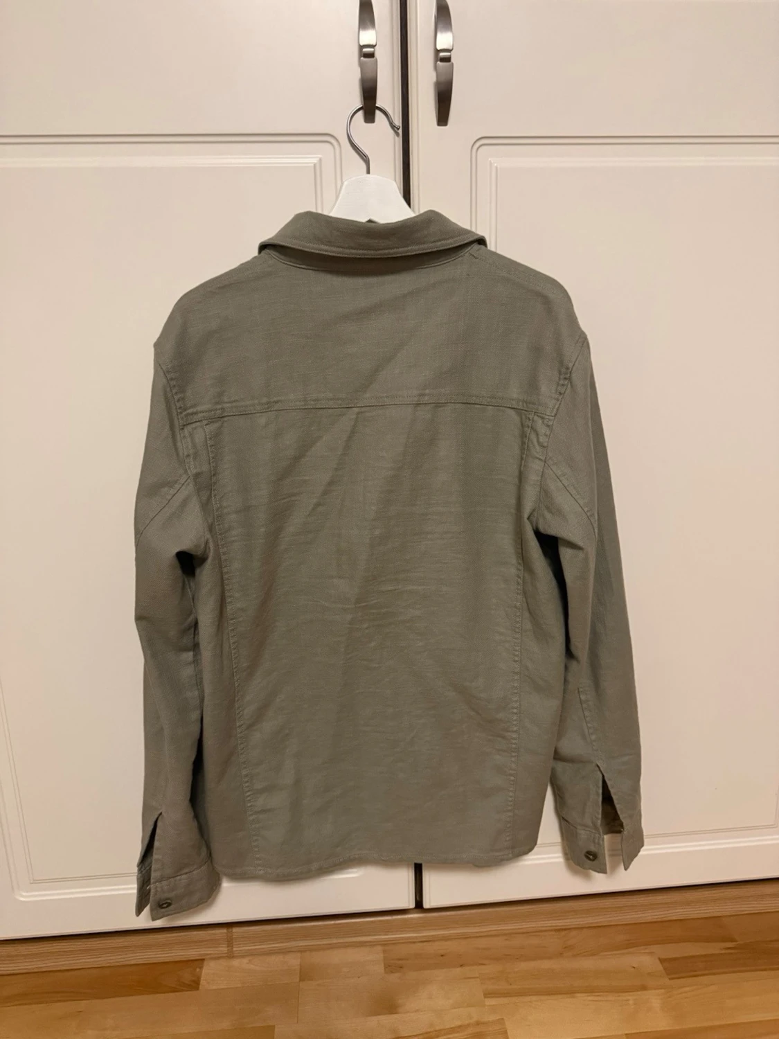 Grön overshirt från Axiome, strl 48 - 2