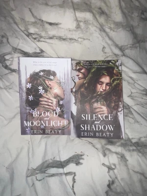 Blood and Moonlight / Silence and Shadow - Blood and Moonlight / Silence and Shadow böckerna är i väldigt bra skick