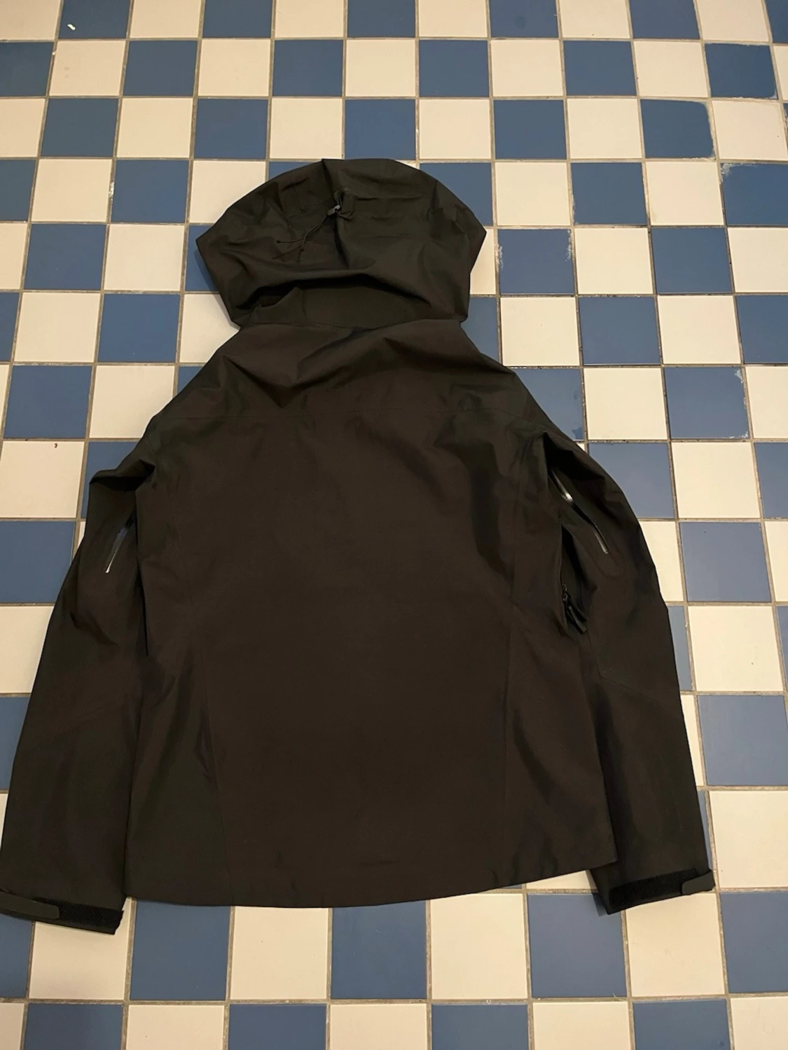 Svart vindjacka från Arc'teryx - 1