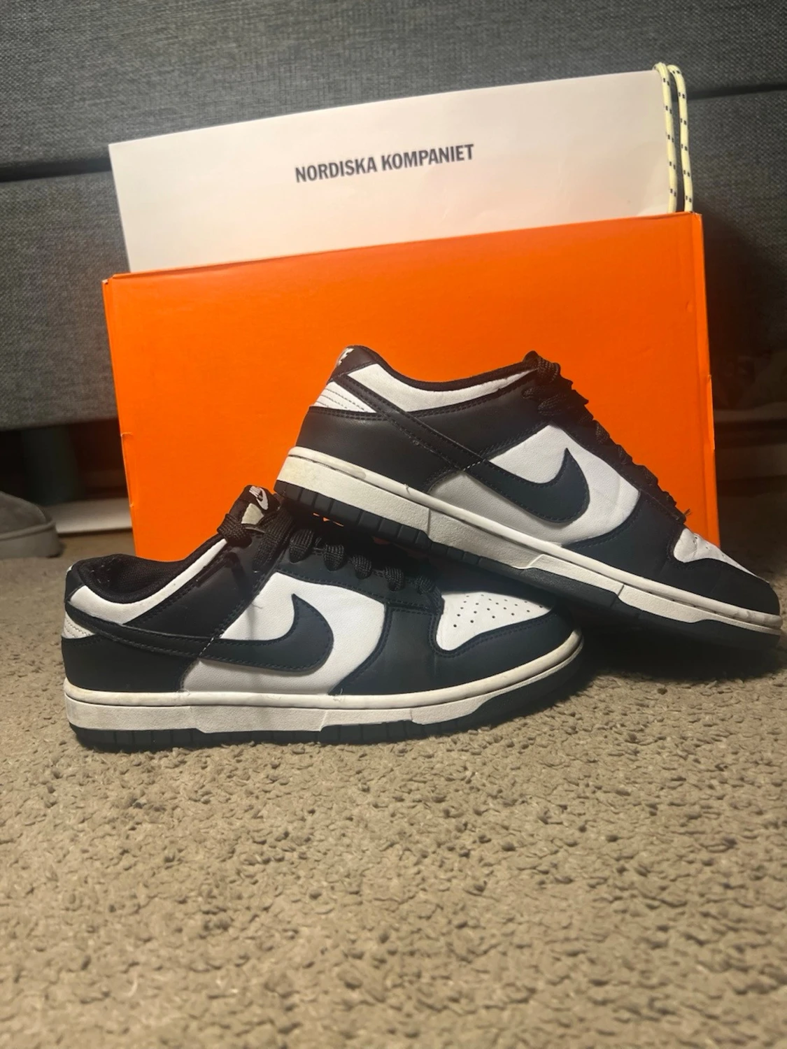 Nike Dunk Low svart och vit - 4