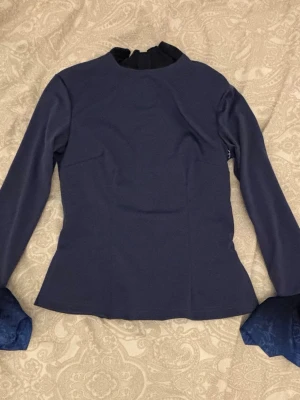 Furina cosplay - kläder/clothes - Furina cosplay - UTAN WIG / SKOR - skor och wig säljs bredvid, totalt hela cosplay 710kr!  . ‼️En svart undertjol är också med men fick inte plats, om någon undrar om den är det bara att skriv så skickar vi en bild. ‼️