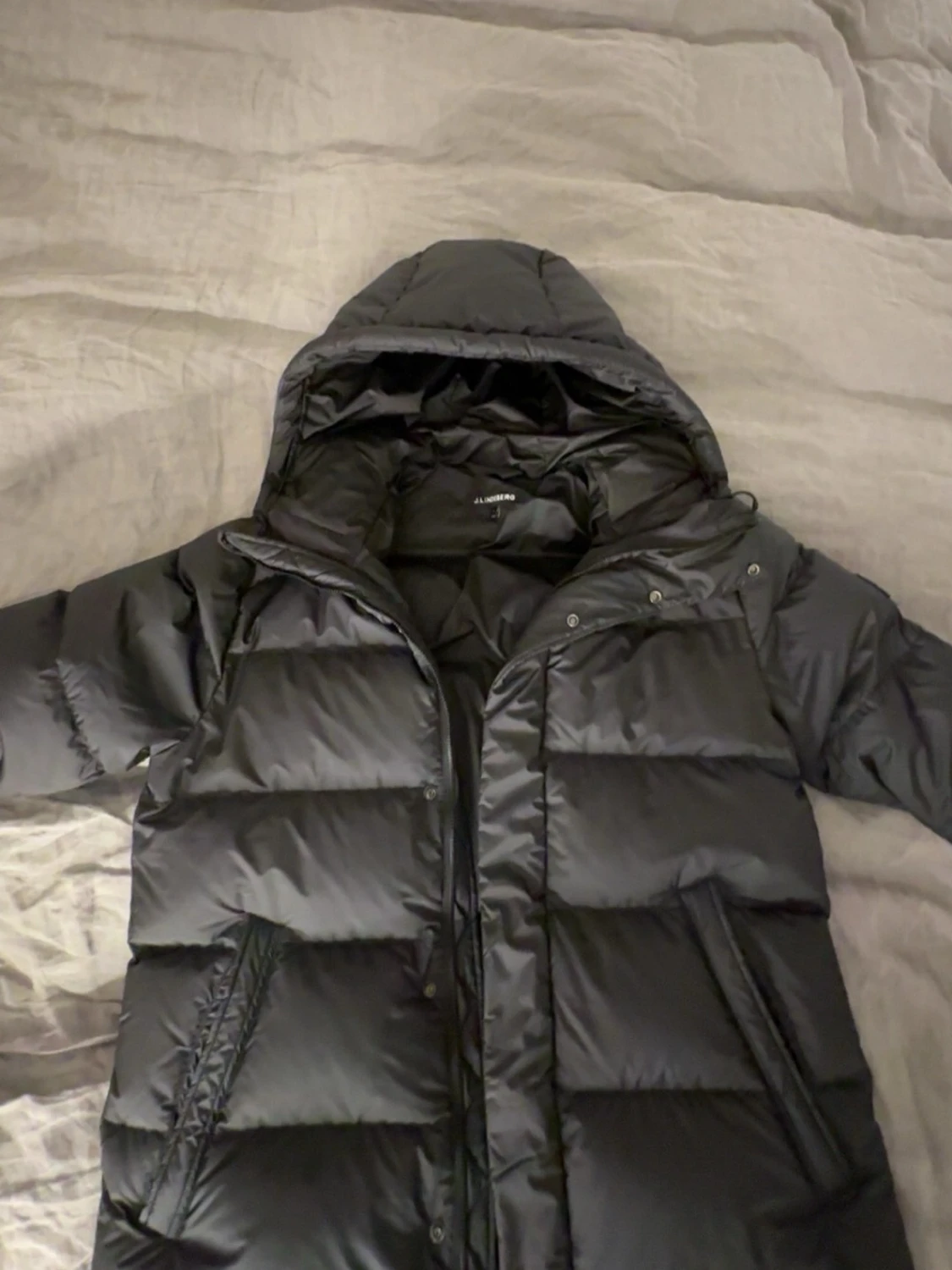 Svart pufferjacka från J.Lindeberg - 4