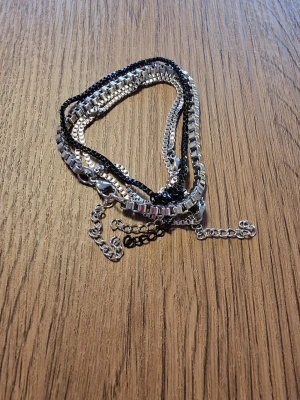 Armband 4 st - Armband 4 st.  Rostfritt stål. 21 + 5 cm långa.