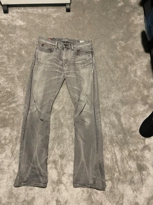 Edwin selvedge jeans - Selvedge jeans med sjuk fade från Edwin, dessa är extremt sällsynta och är bland de snyggaste jag sett. Midjan är som 32 och längden är som 33, passar de som bär 32/34 längd