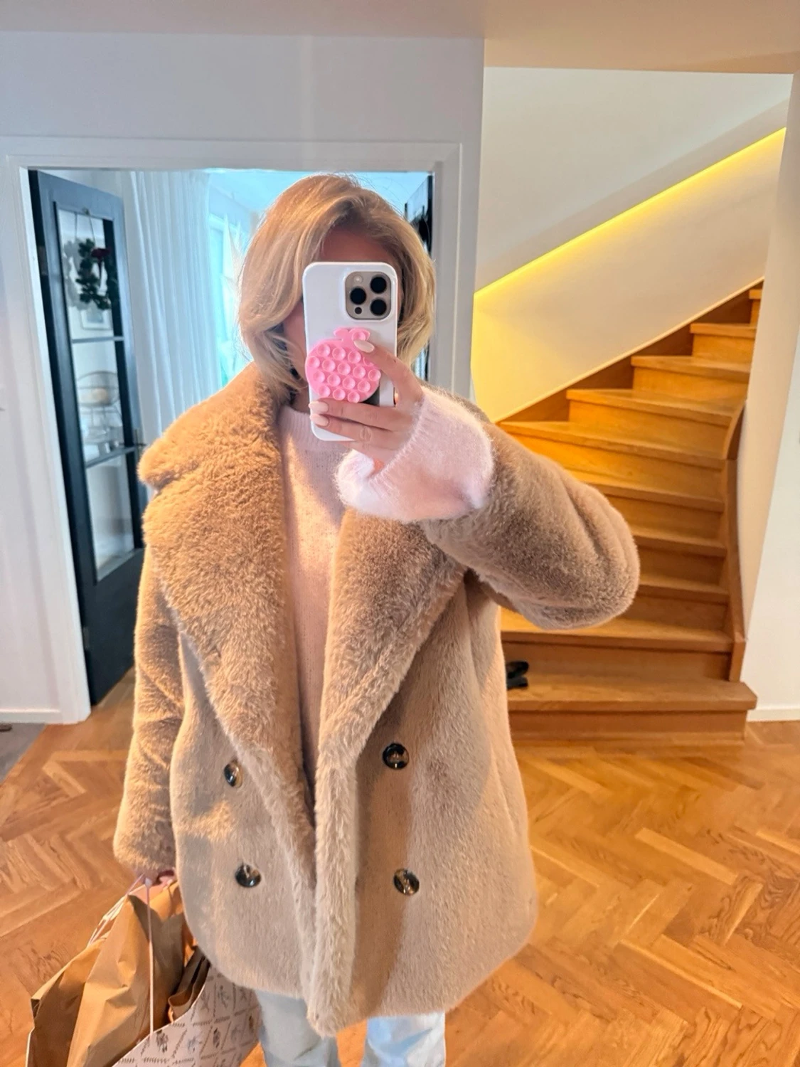 Beige teddyjacka med stora slag - 3