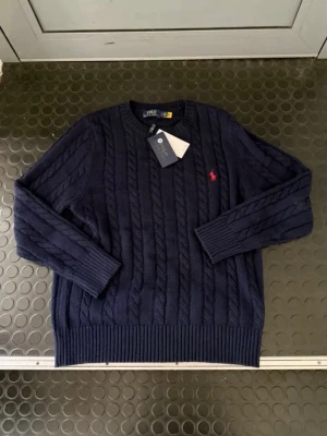 Ralph Lauren tröja - oanvänd, storlek M 